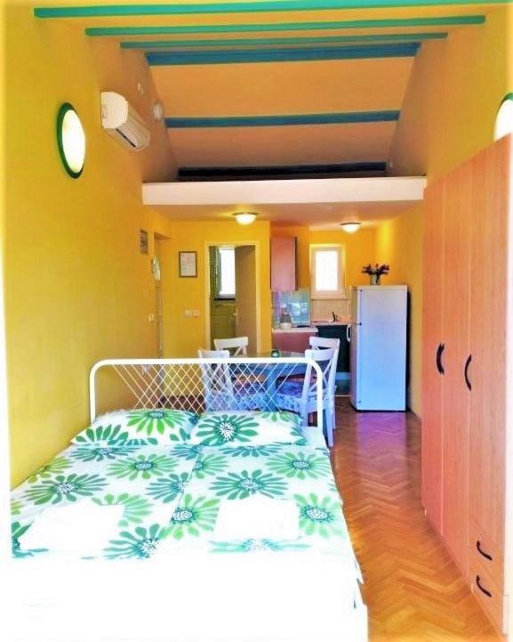Apartments Nautilus Пула Екстериор снимка