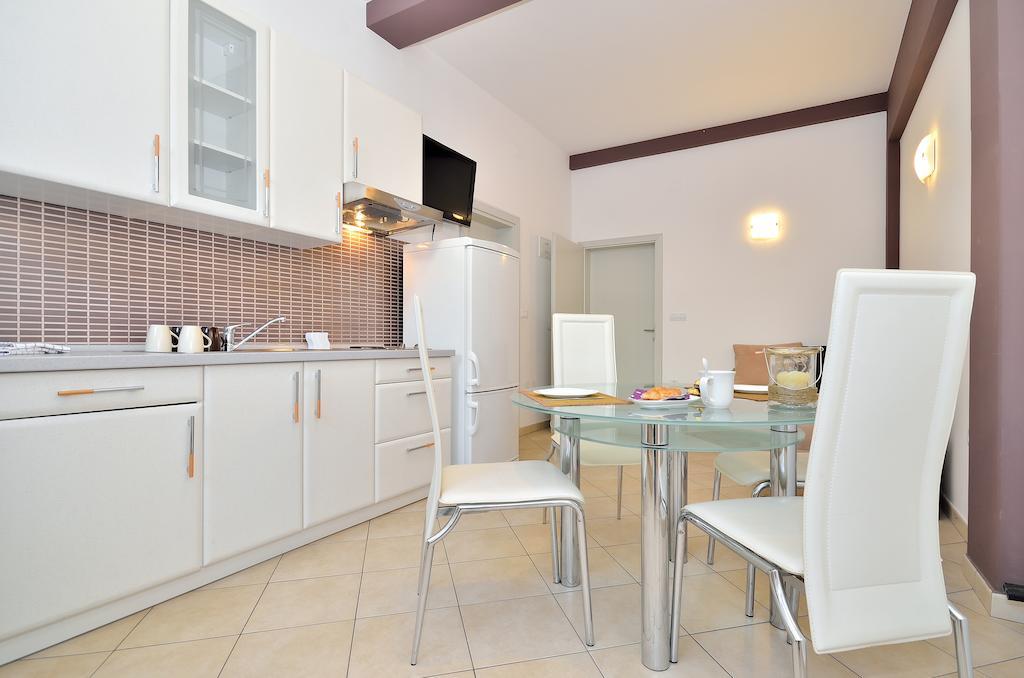 Apartments Nautilus Пула Екстериор снимка