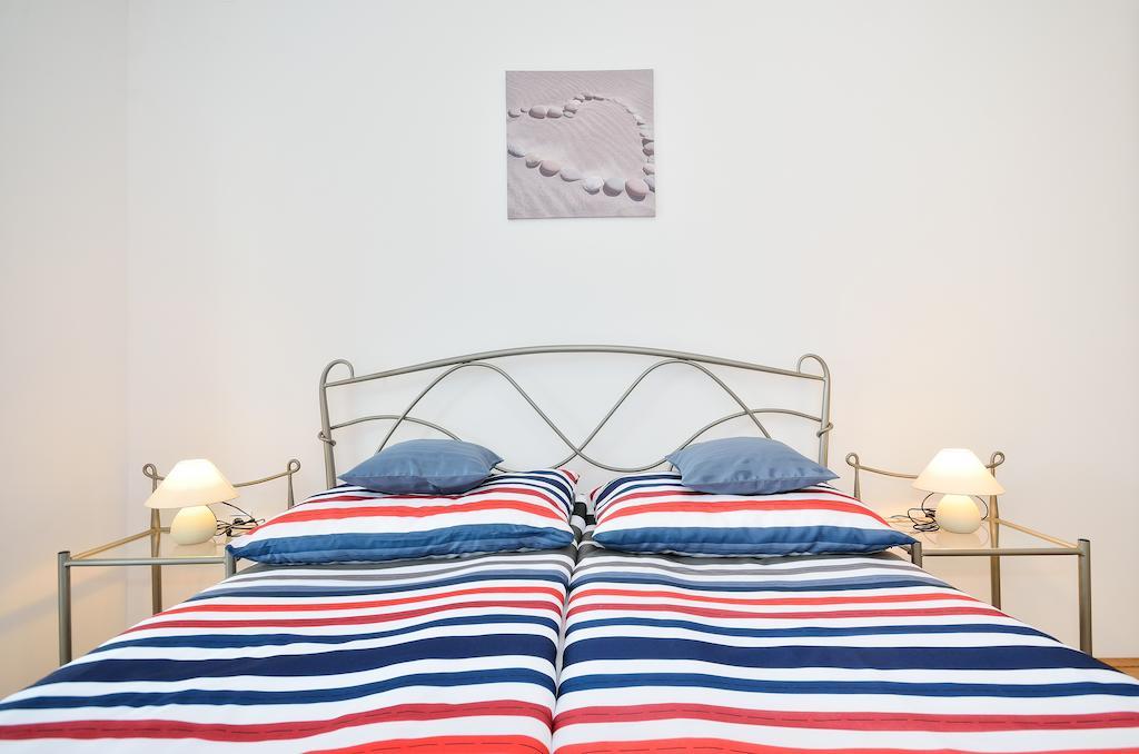 Apartments Nautilus Пула Екстериор снимка