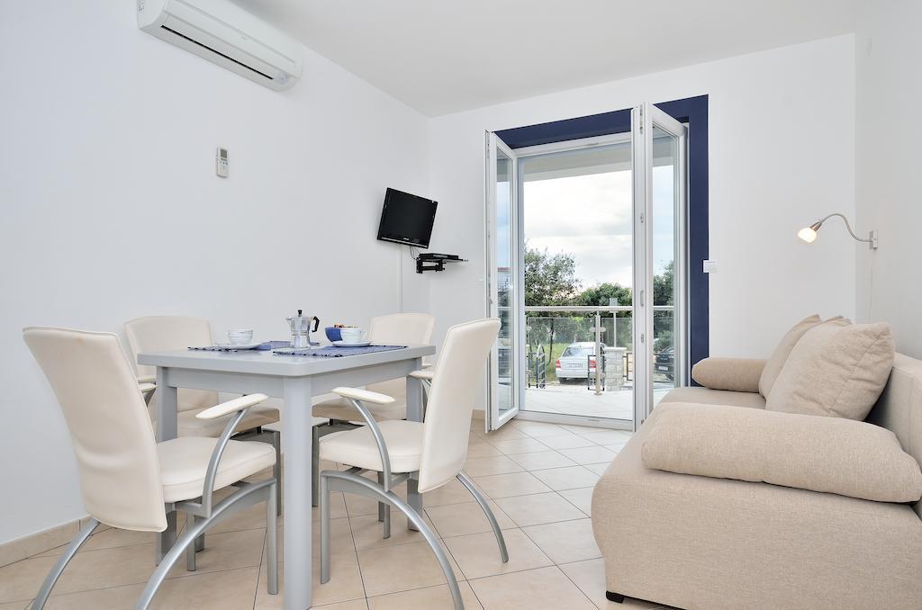 Apartments Nautilus Пула Екстериор снимка