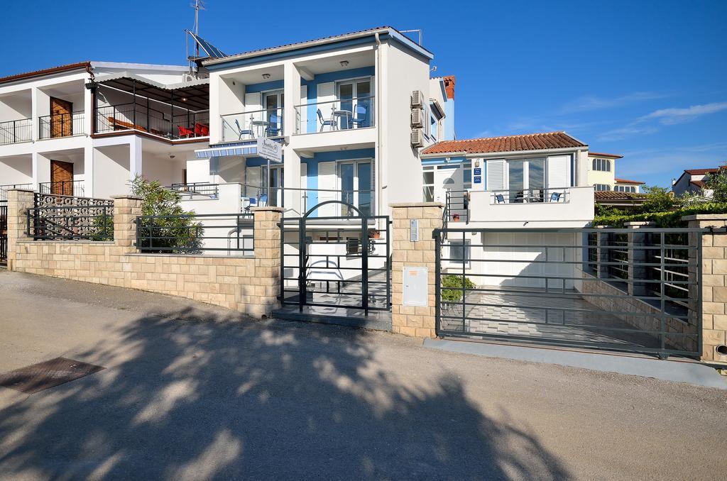 Apartments Nautilus Пула Екстериор снимка